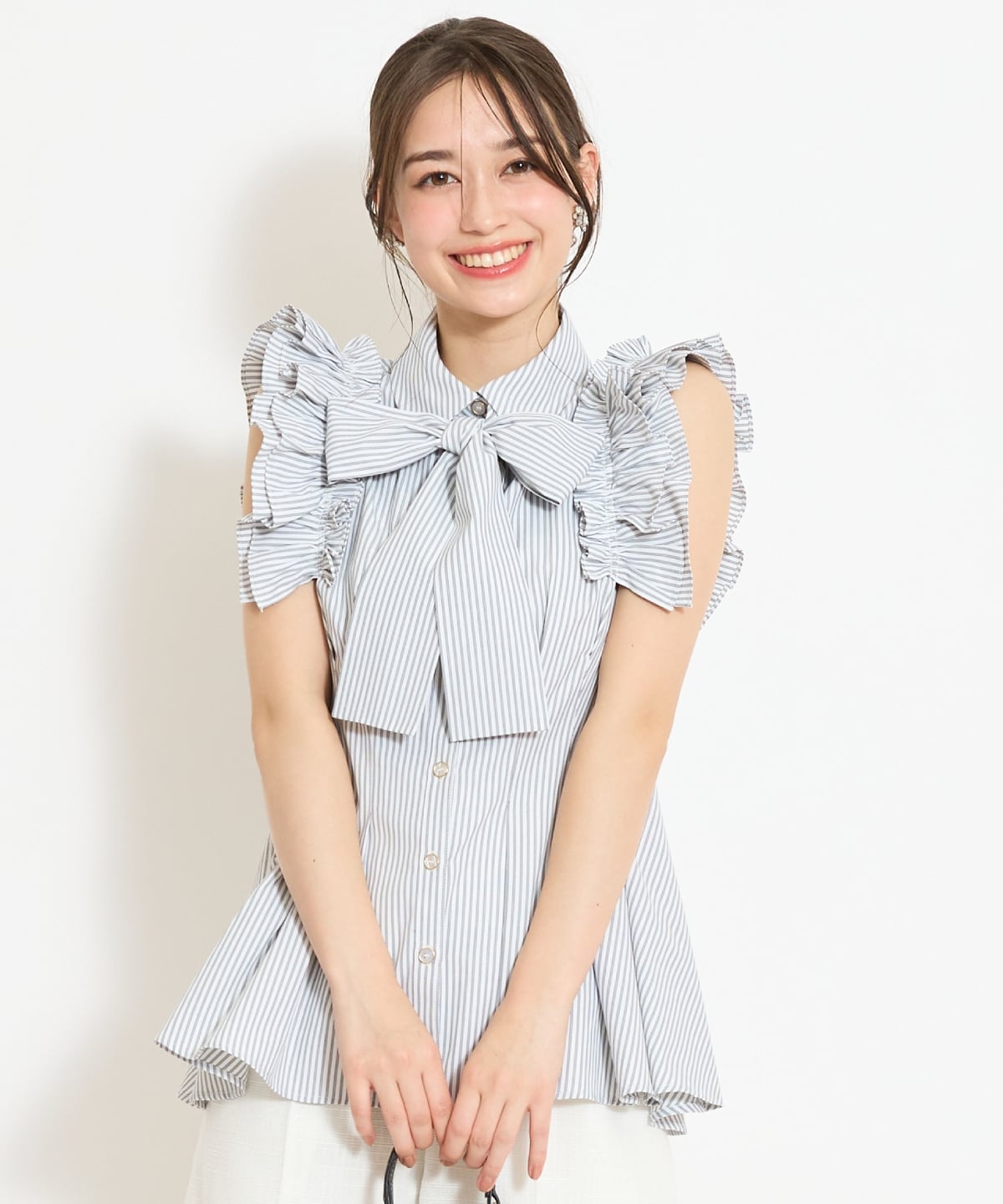 フリルスリーブペプラムブラウス