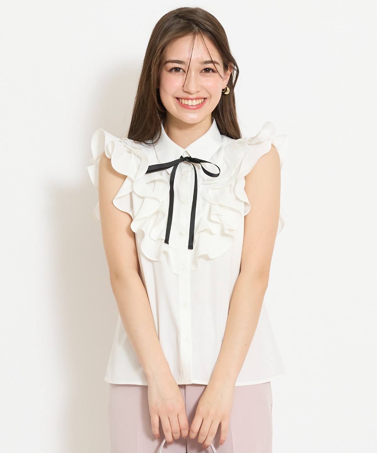 ラッフルフリルノースリーブブラウス