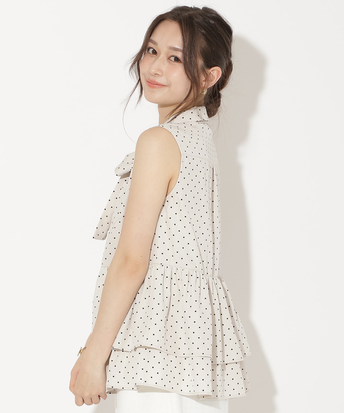 ティアードヘムリボンタイブラウス