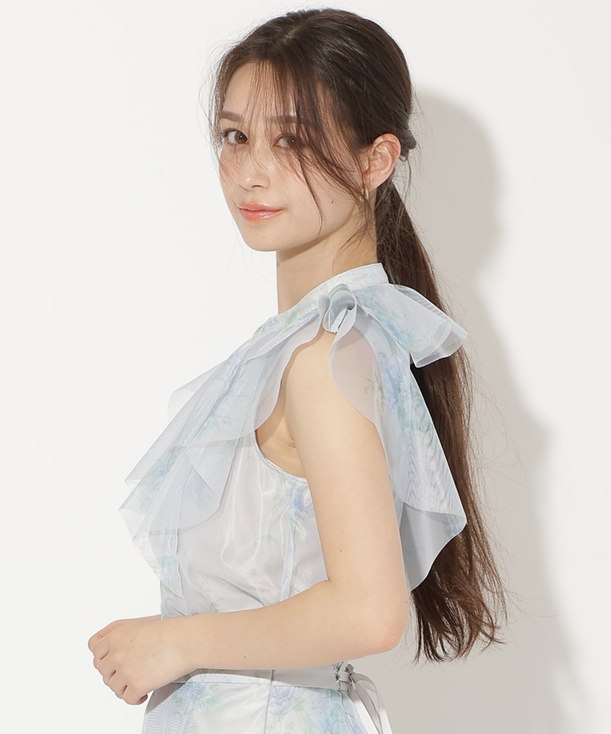 フラワーメッシュラッフルブラウス