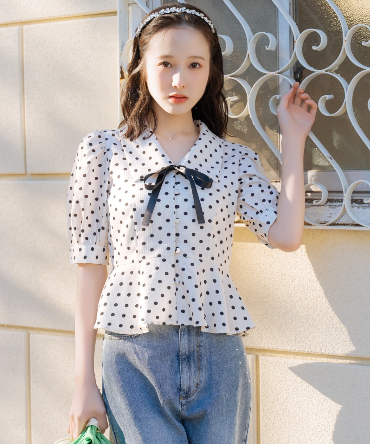 パフスリーブドットブラウス