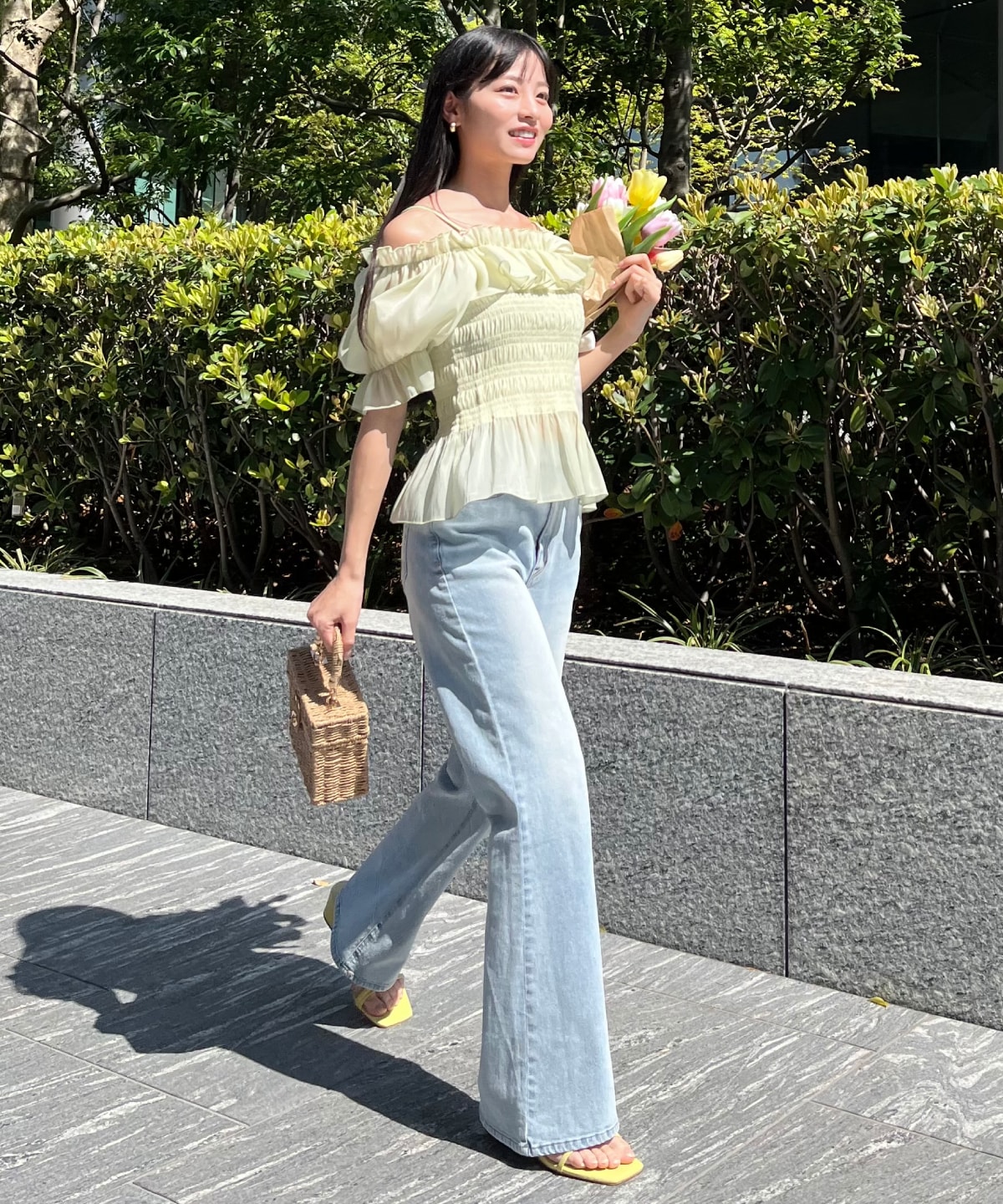 シャーリングペプラムブラウス