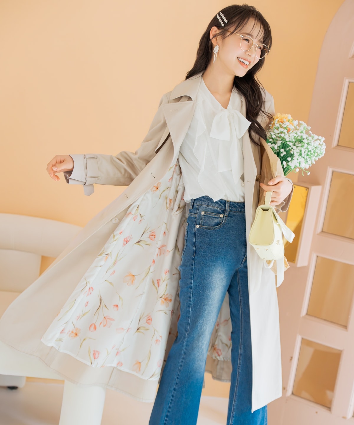 ロゴ刺繍セミフレアデニムパンツ