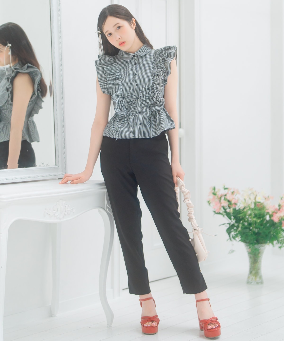 パールデザインテーパードパンツ