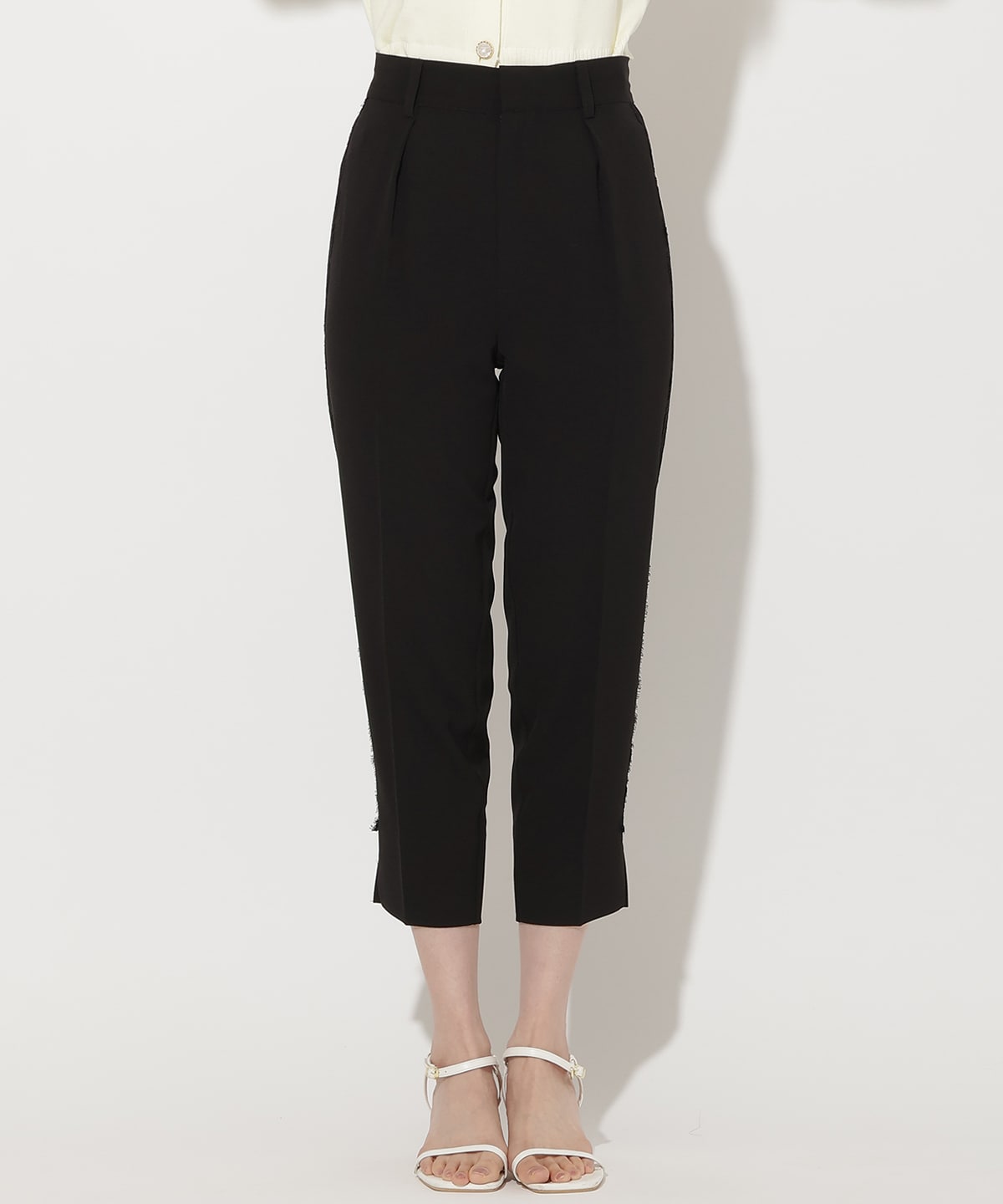 レーストリムテーパードパンツ