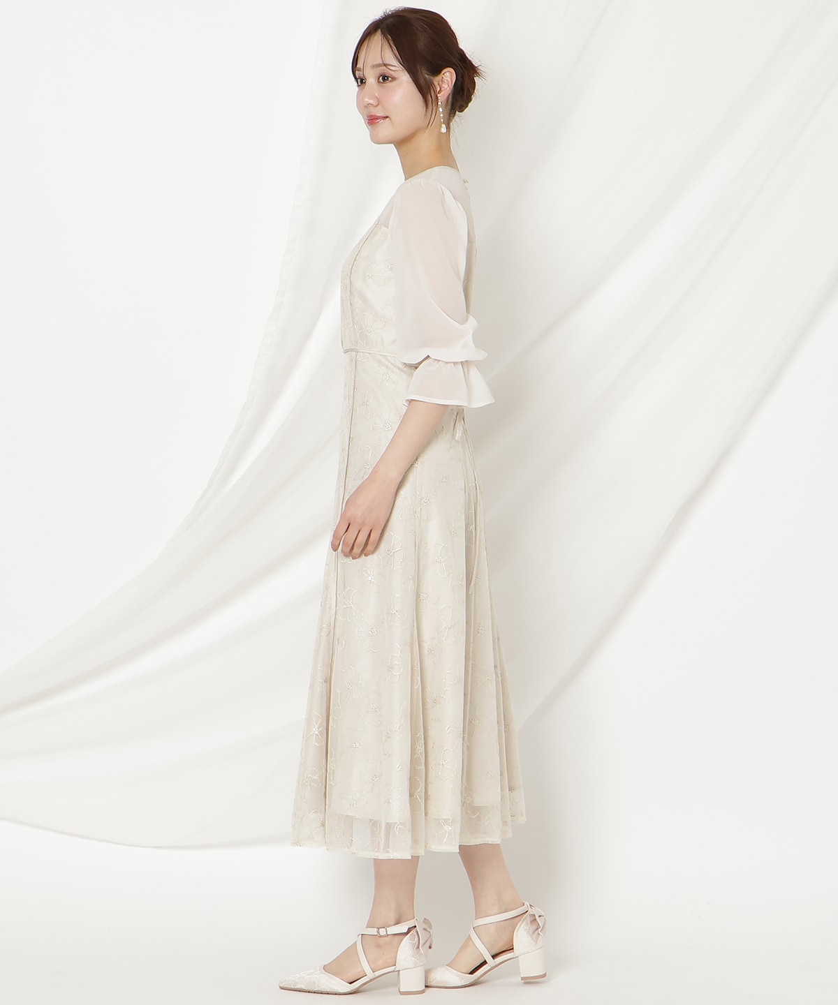 パイピングラインレースフリルワンピース