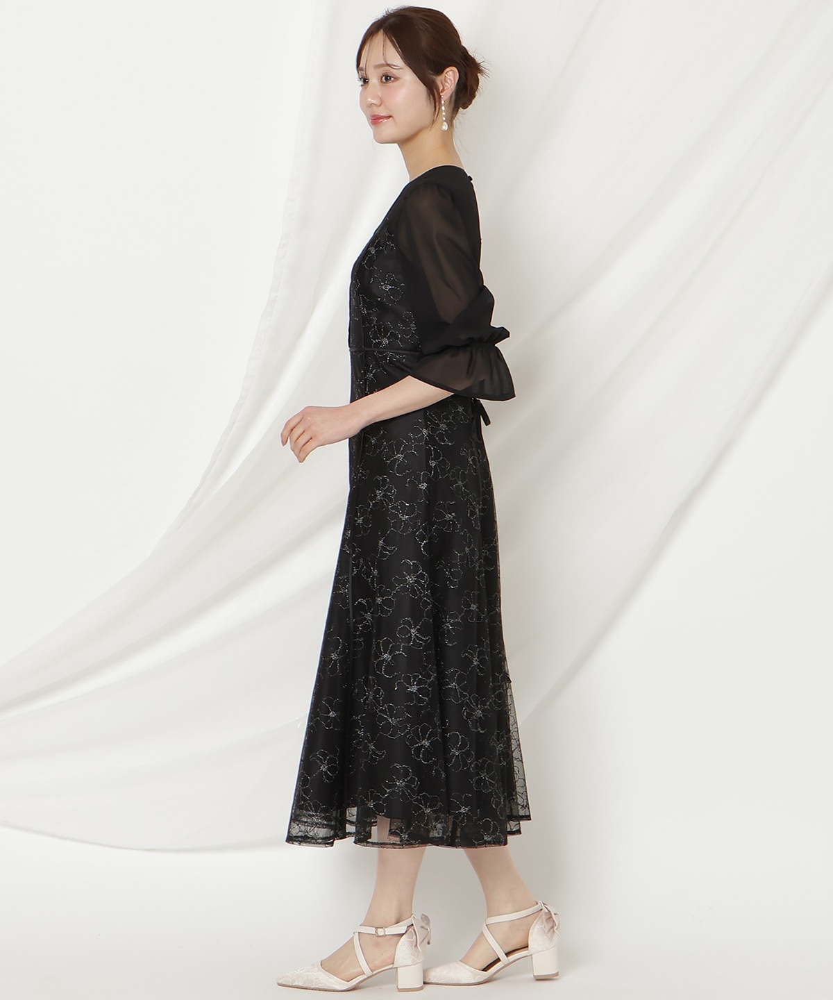 パイピングラインレースフリルワンピース