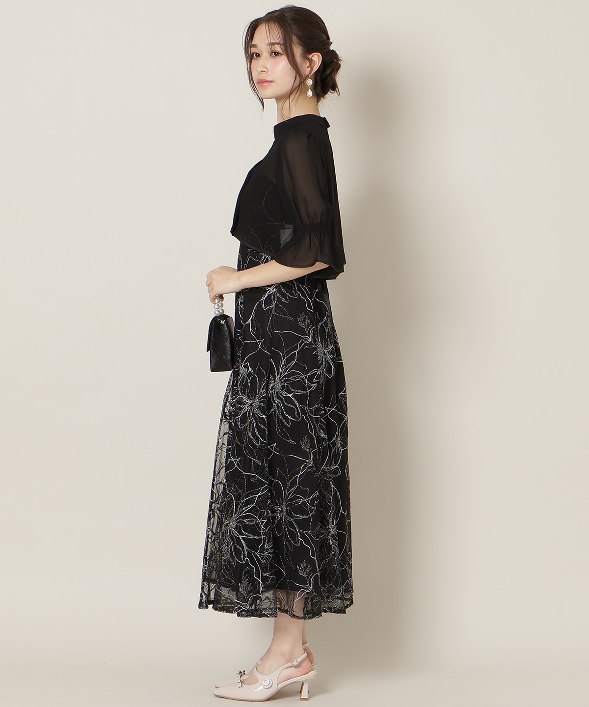 フロントスリットフレアブラウス×フレアレースキャミワンピース