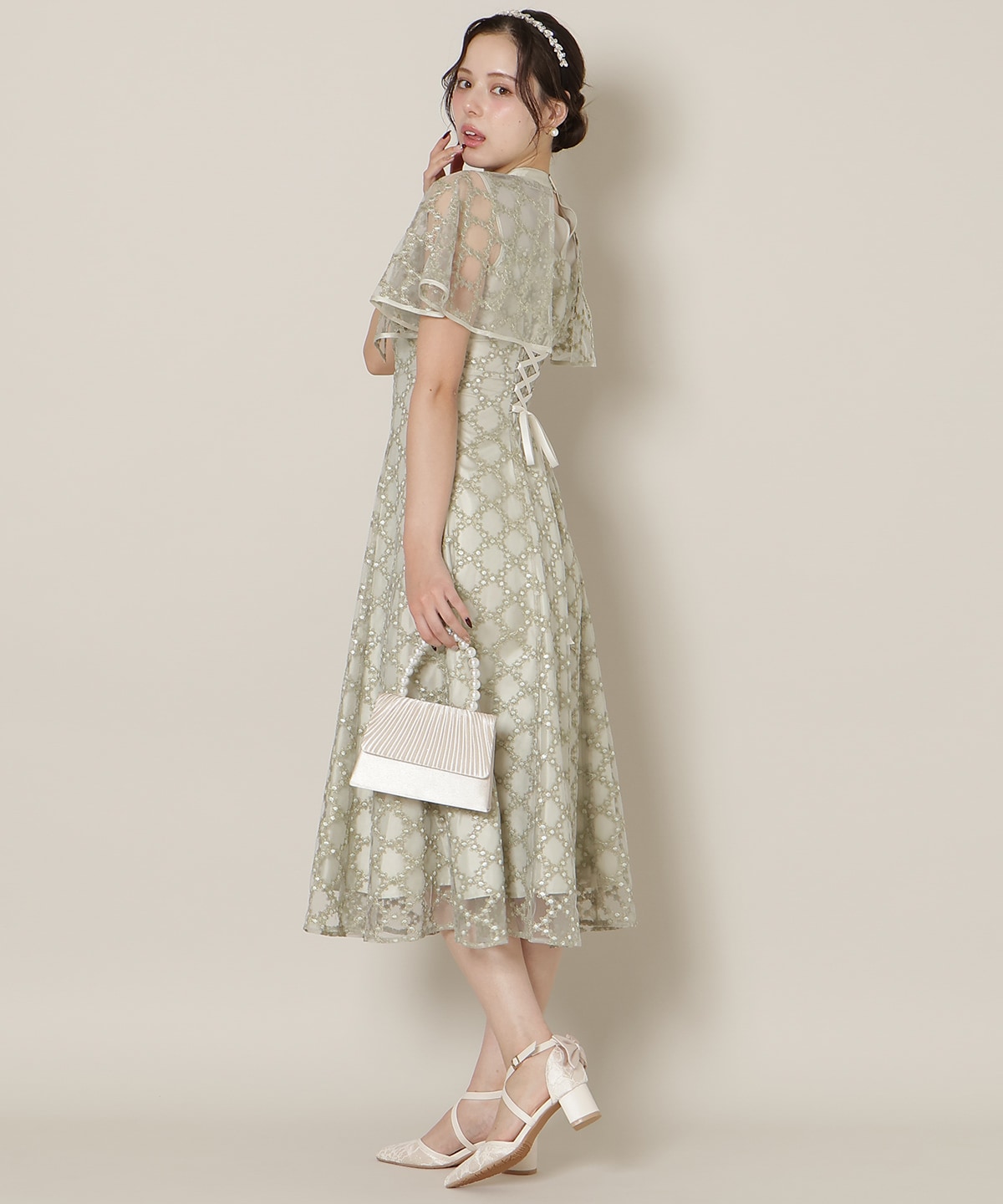 パイピングケープフレアワンピース