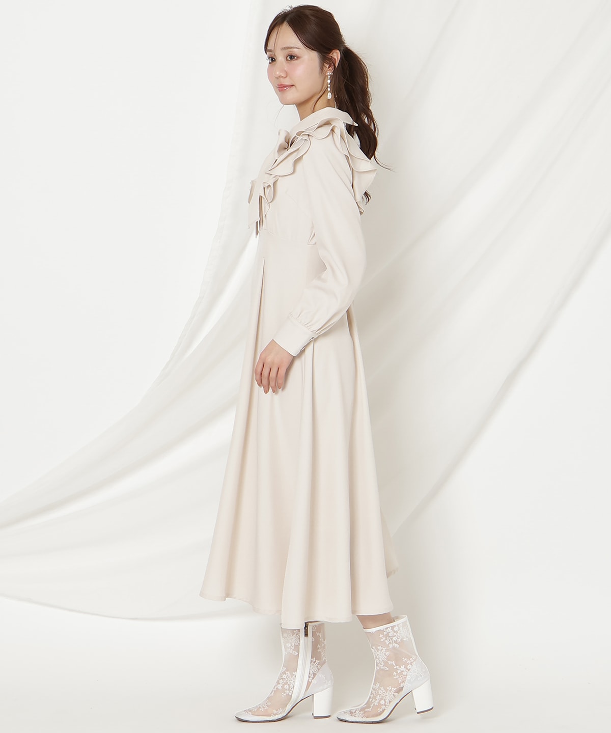 ラッフルリボンタイフレアワンピース