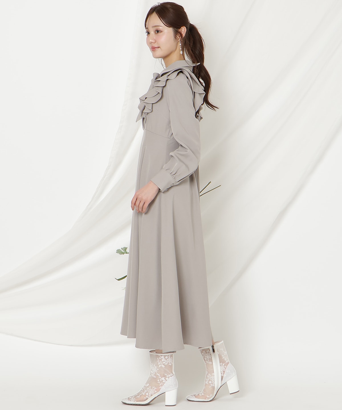 ラッフルリボンタイフレアワンピース