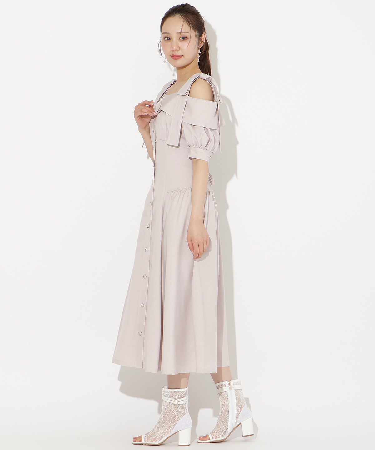 リボンオフショルワンピース