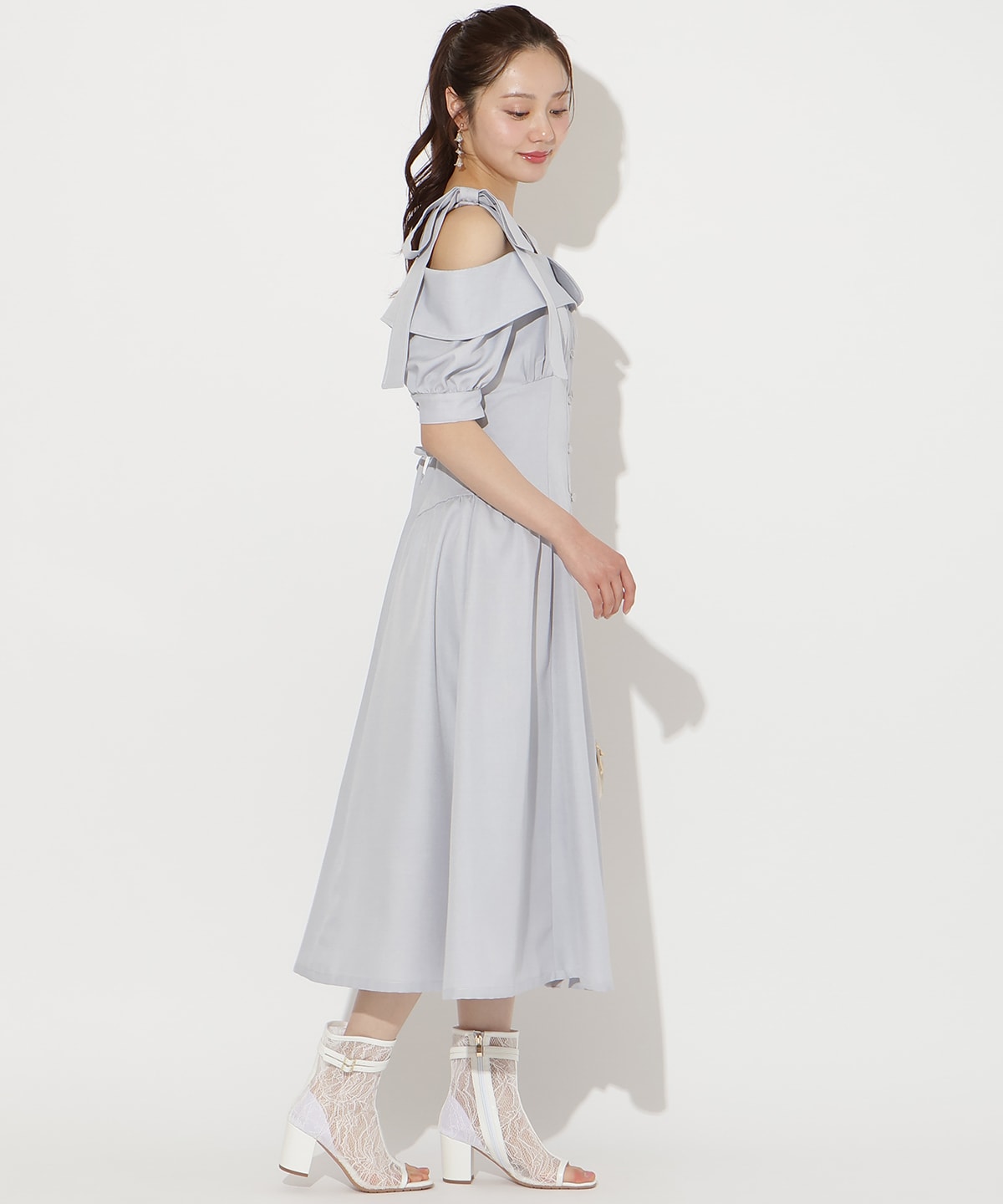 リボンオフショルワンピース