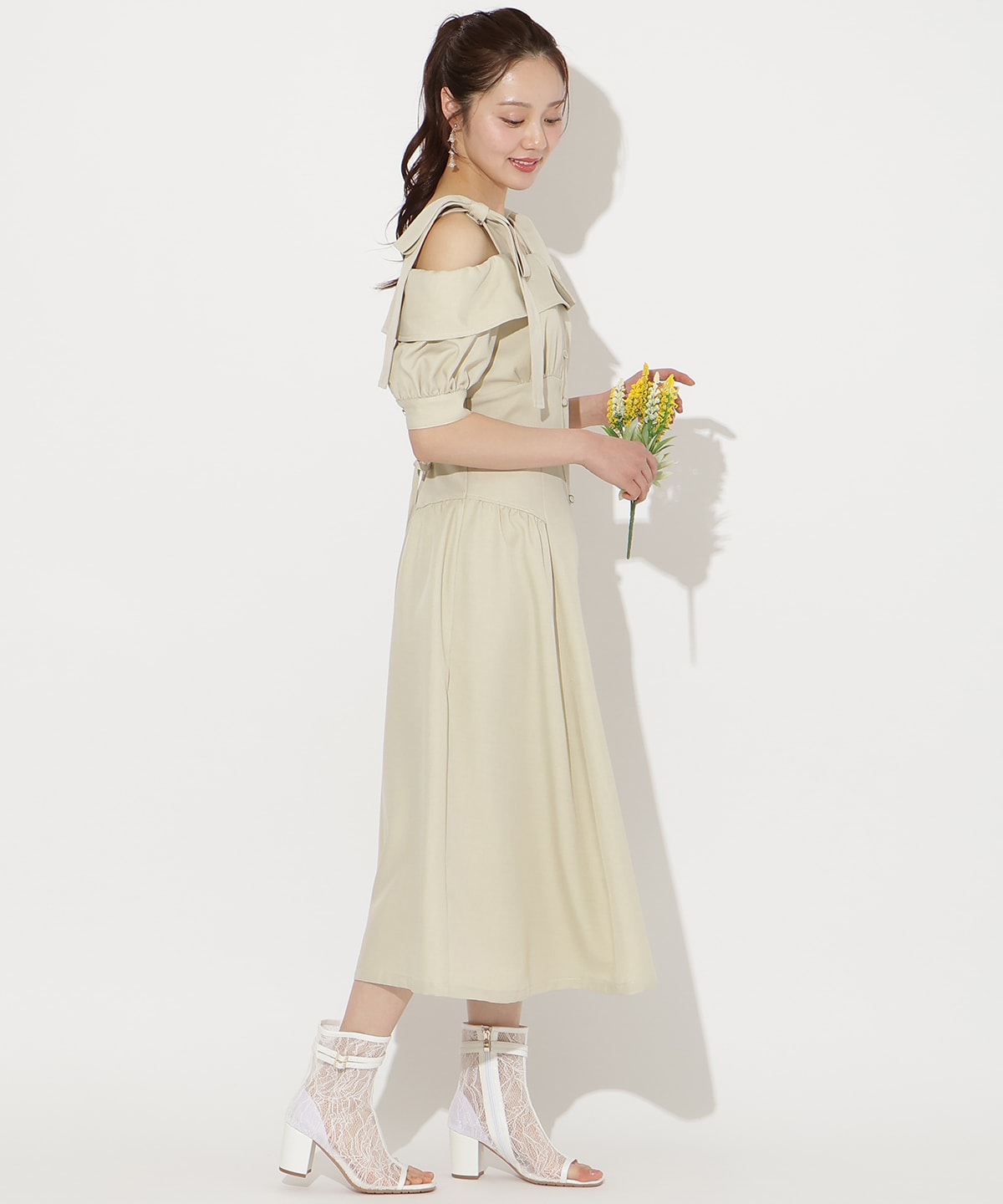 リボンオフショルワンピース