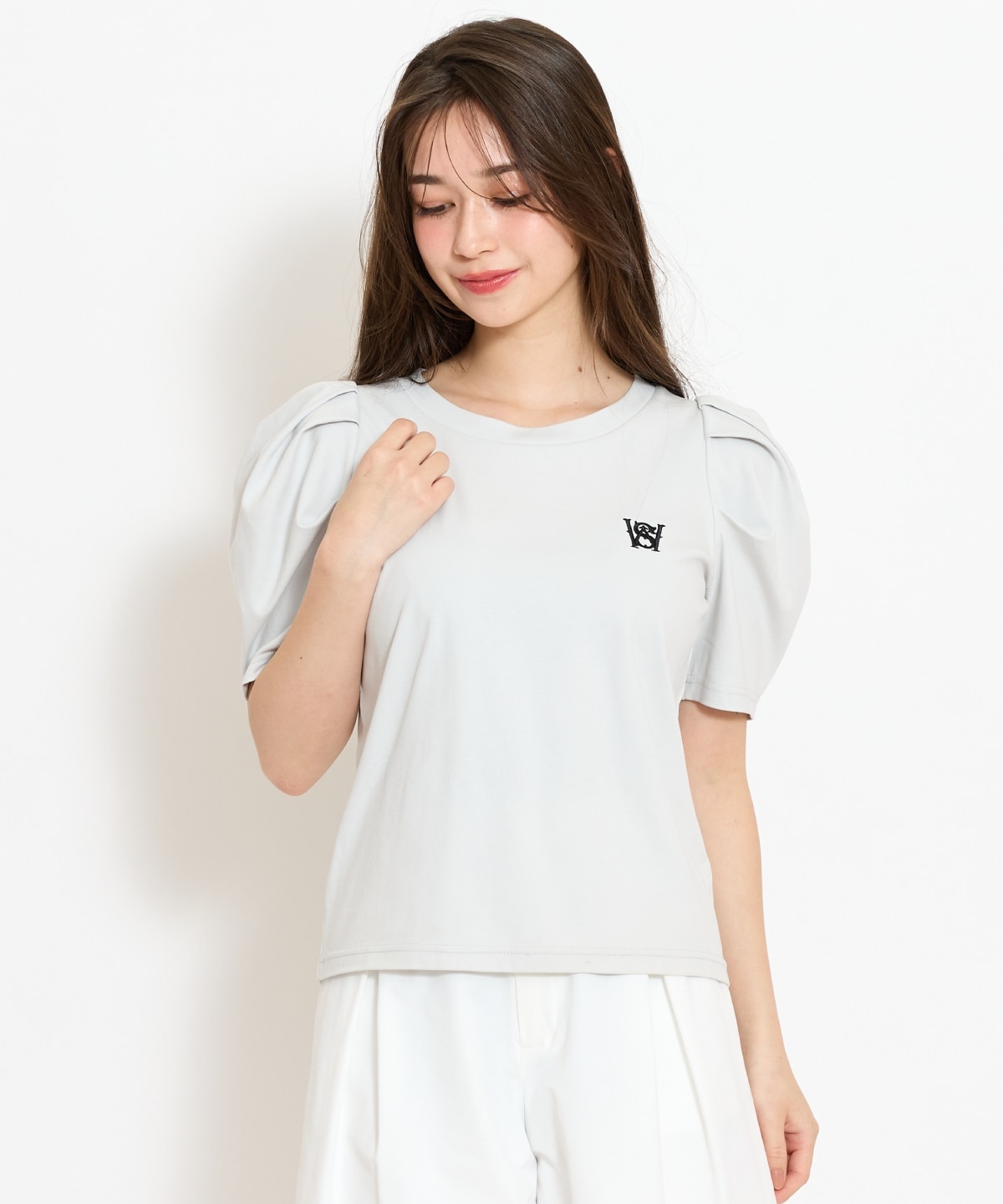 ロゴ刺繍タックスリーブTシャツ