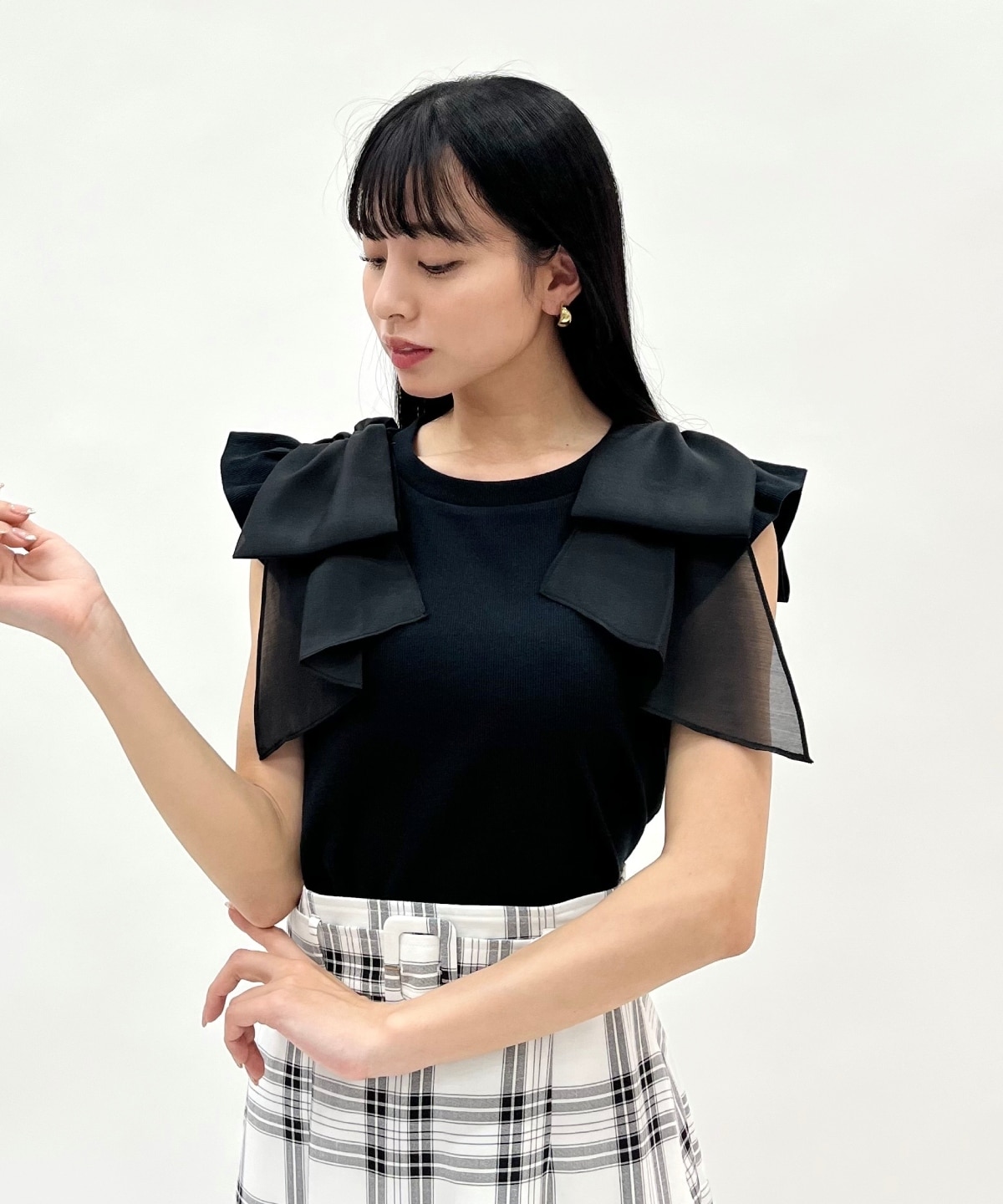 ショルダーリボンカットトップス