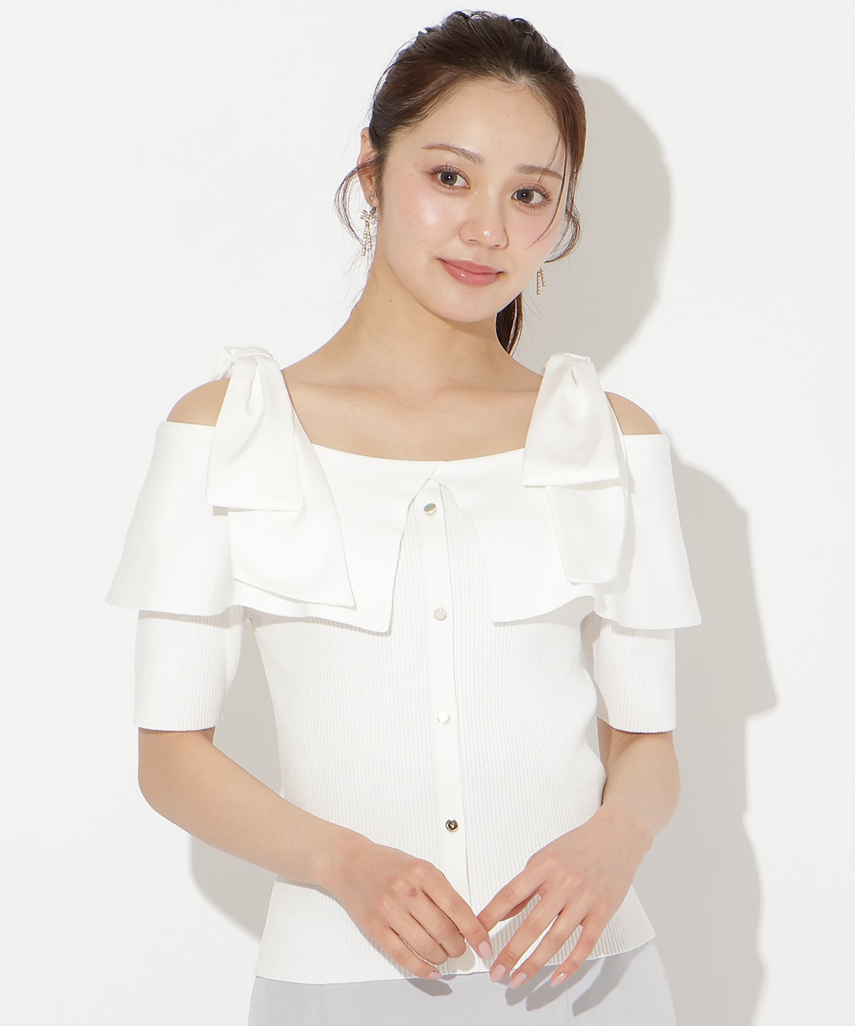 リボンオフショルハーフスリーブニット