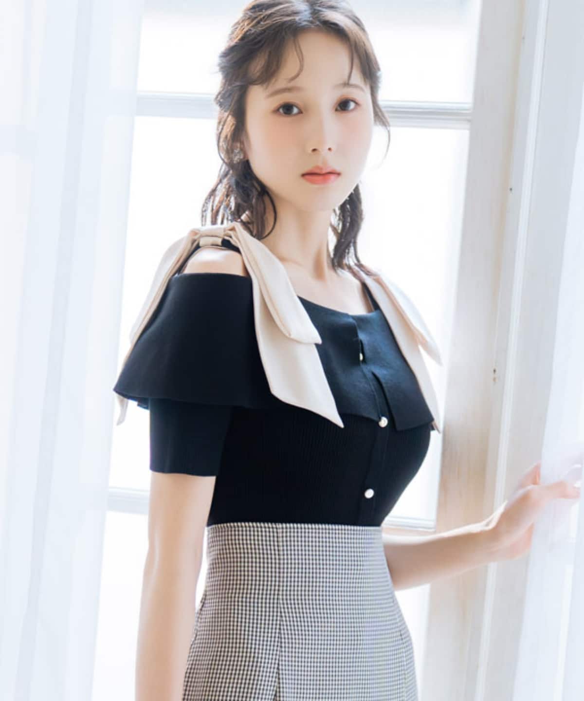 リボンオフショルハーフスリーブニット