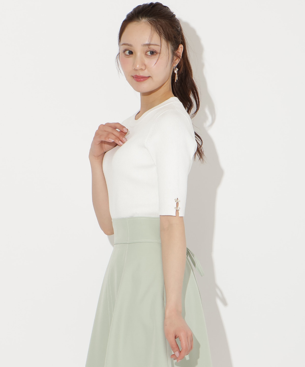 袖口リボンリブニット