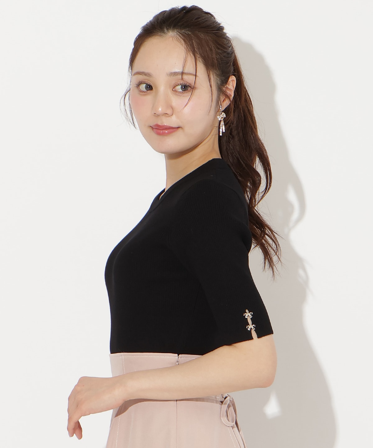 袖口リボンリブニット