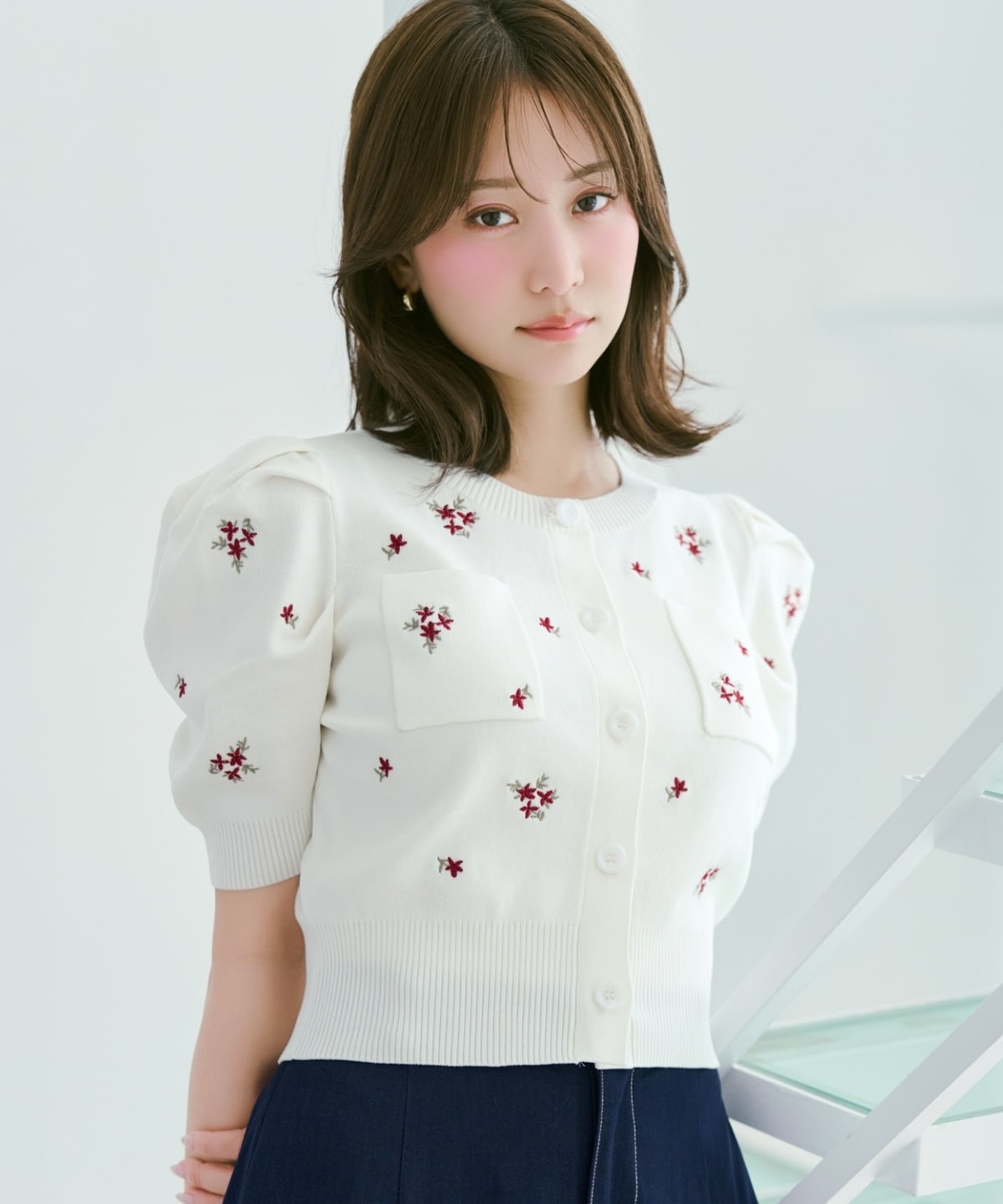 小花刺繍タックスリーブカーディガン