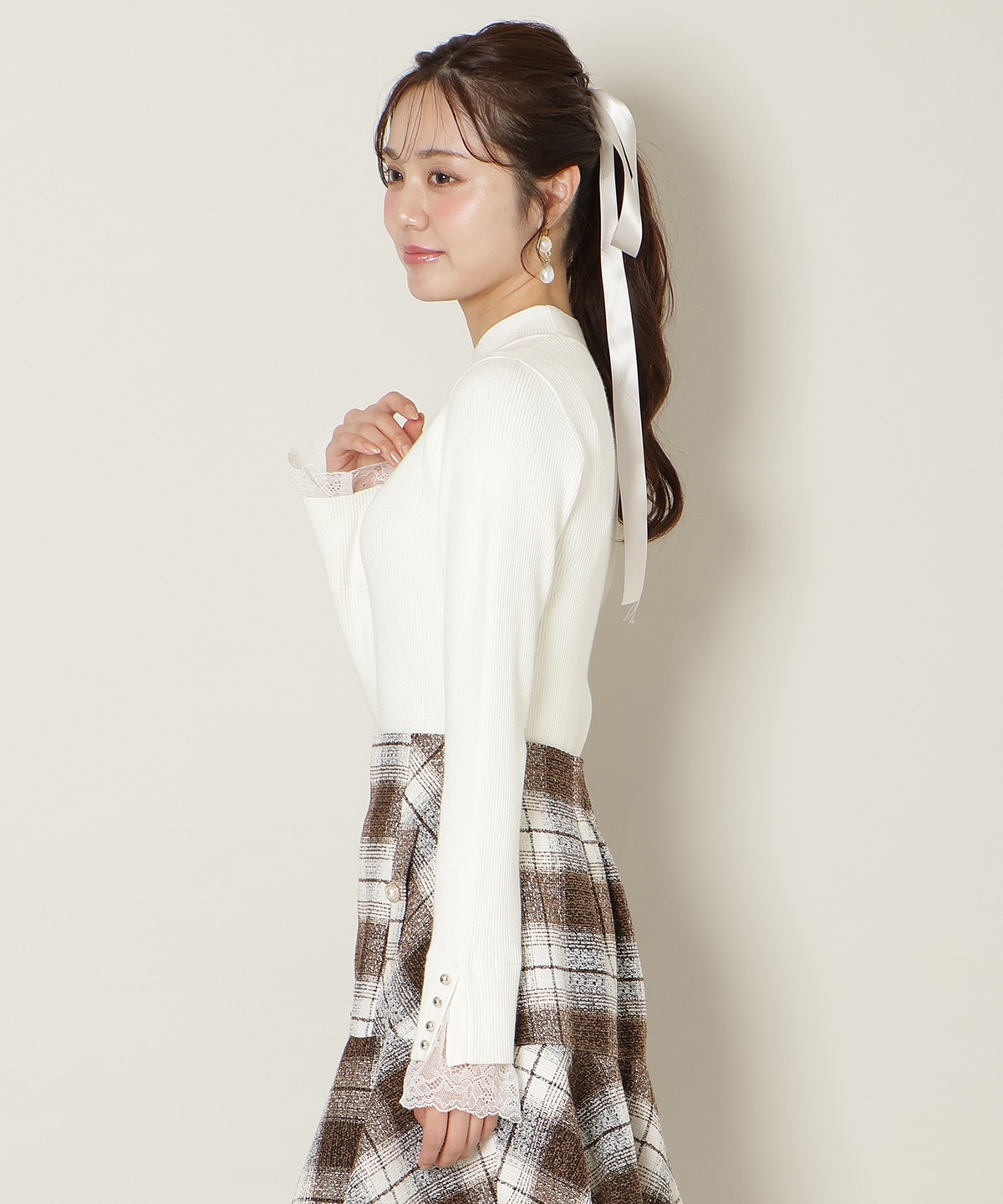 袖口レースハイネックリブニット