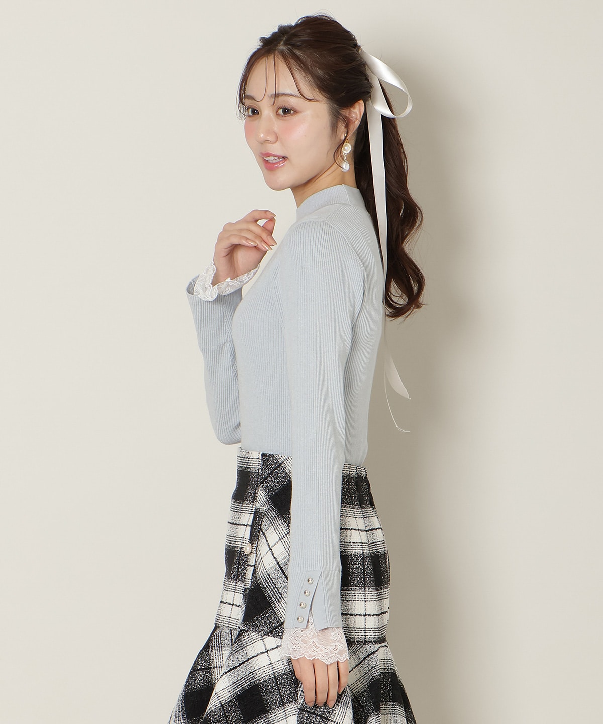 袖口レースハイネックリブニット