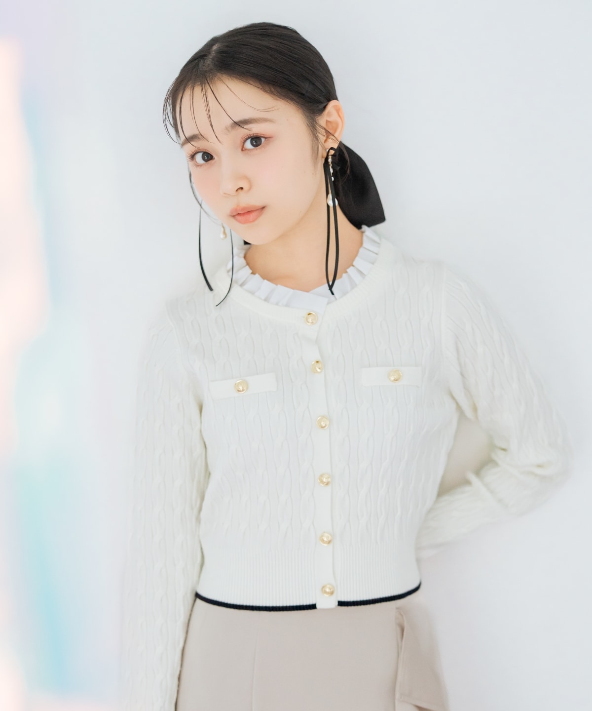 フリルレイヤードケーブルニット