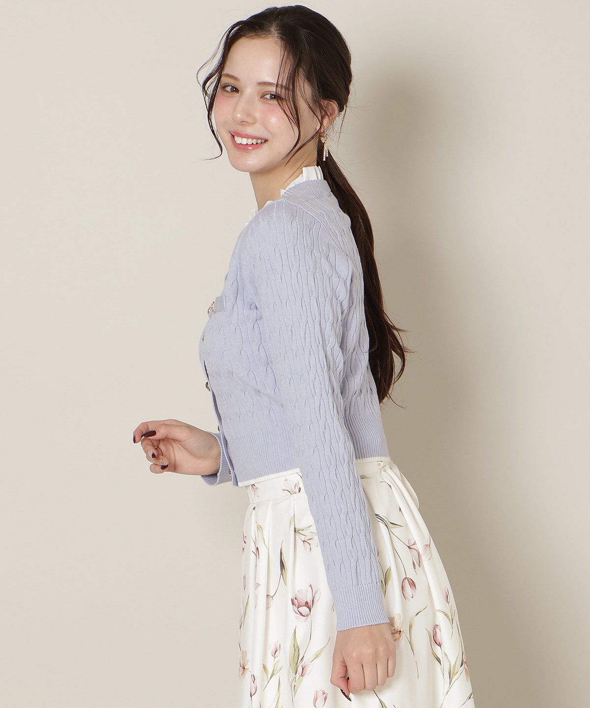 フリルレイヤードケーブルニット