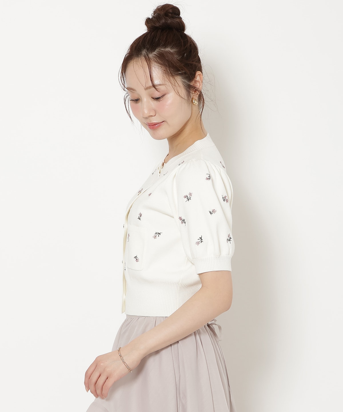 【8/7(fri)20時発売】モチーフ刺繍カーディガン