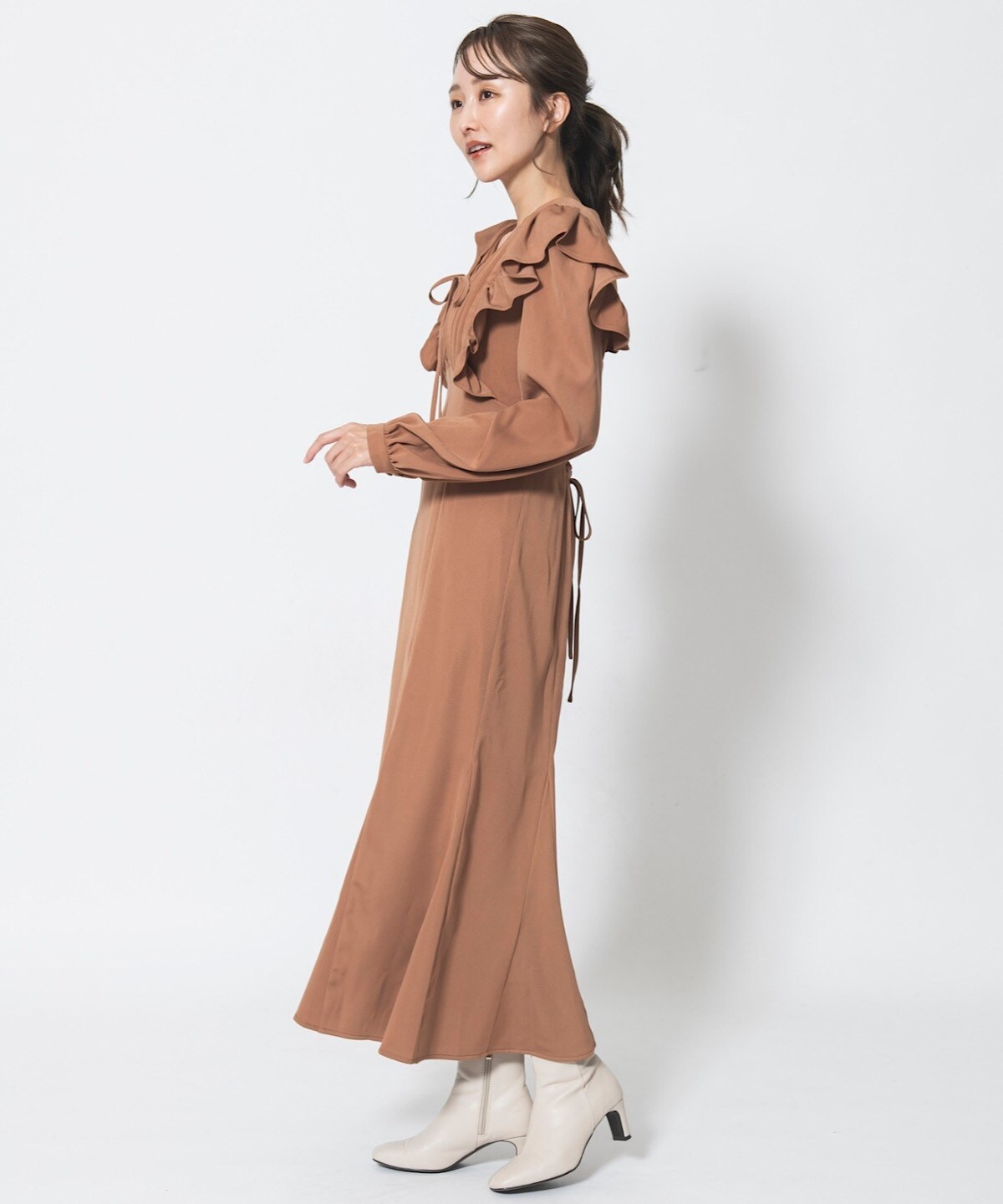 前リボンフリルタックワンピース M ベージュ And Couture 公式オンラインショップ バーンデストローズ