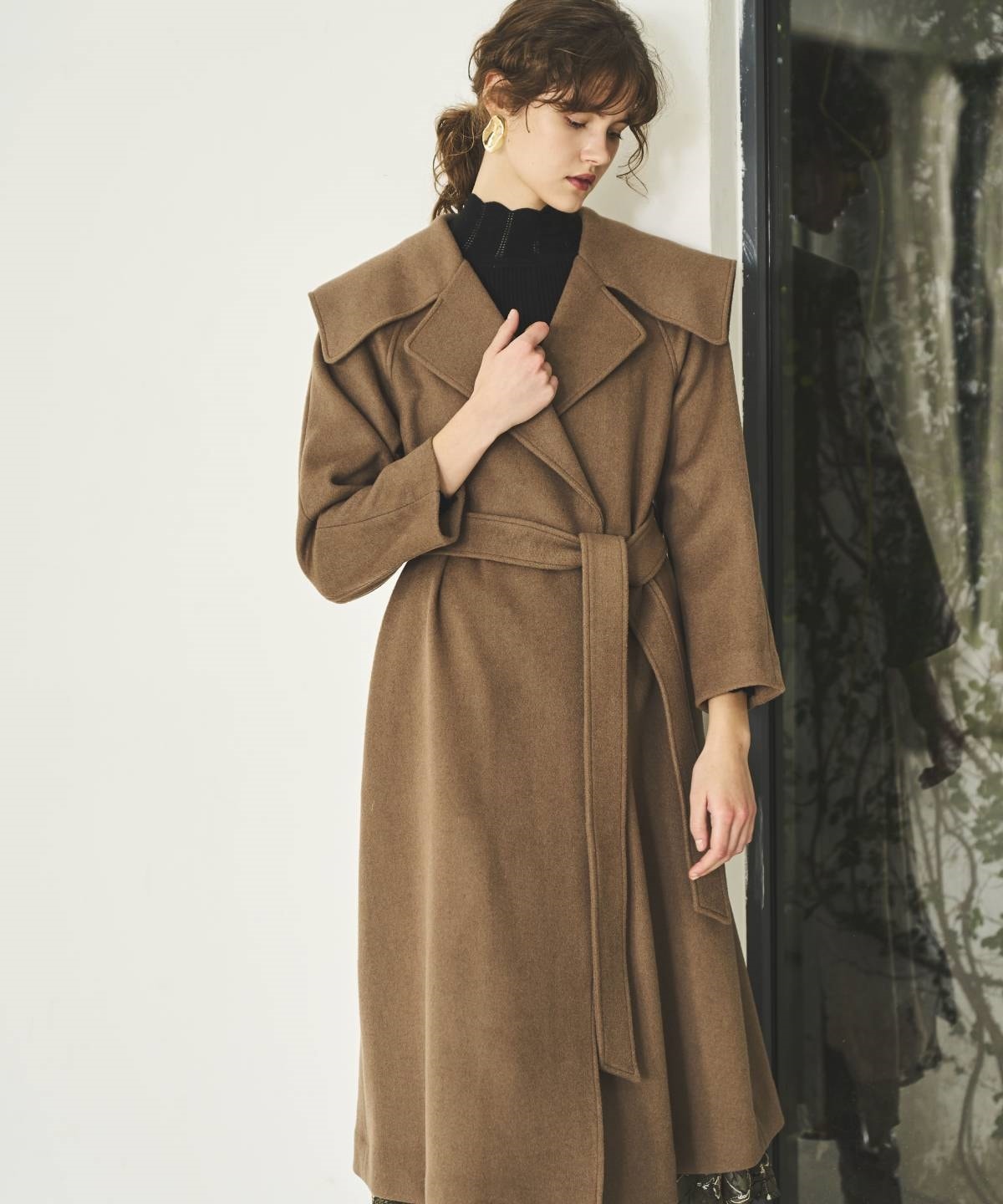 ケープカラーロングコート