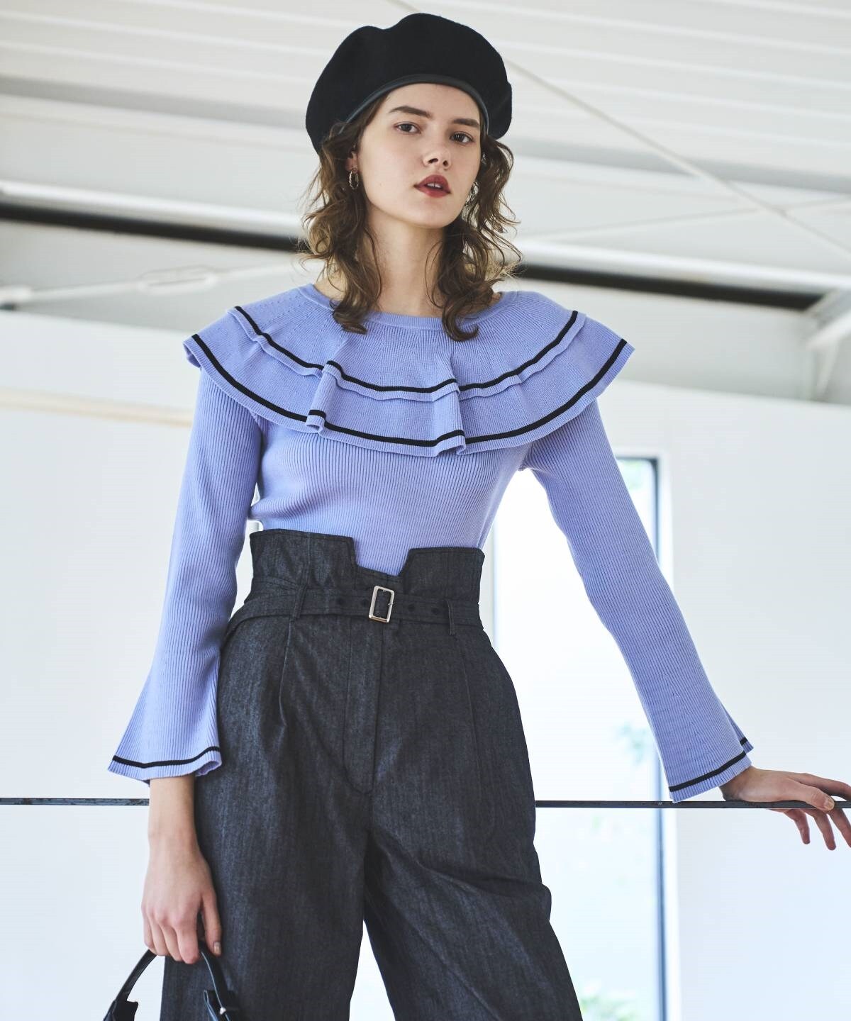 配色ケープフリルニット