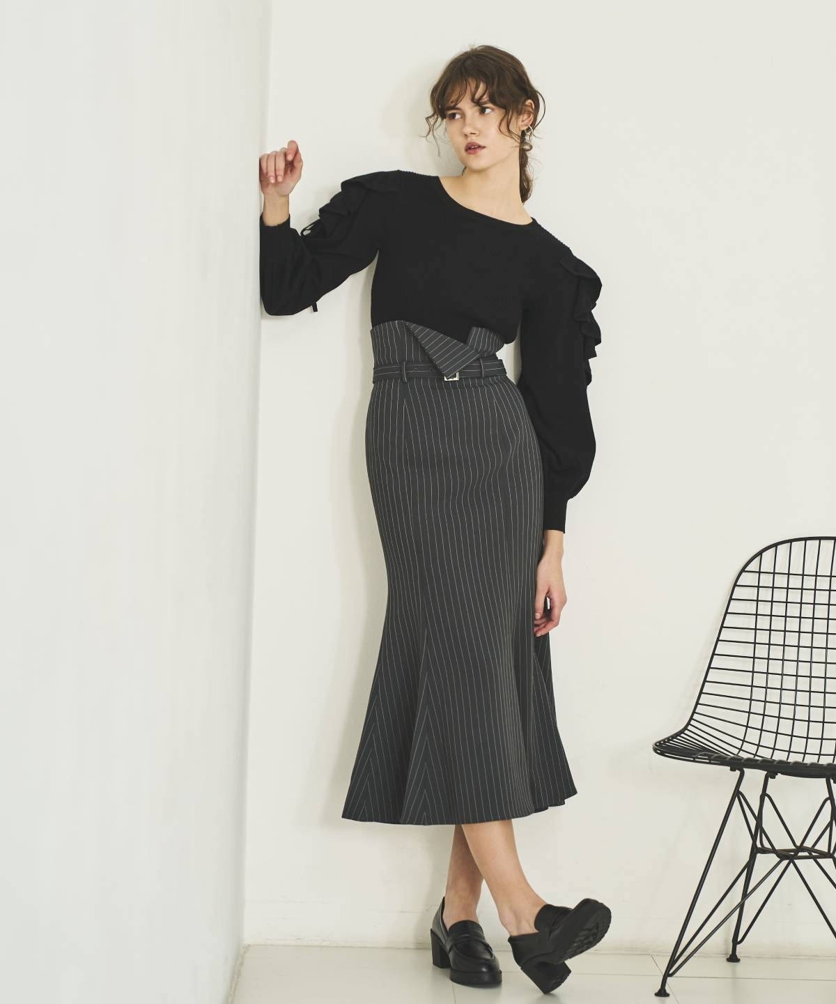 袖フリルニット