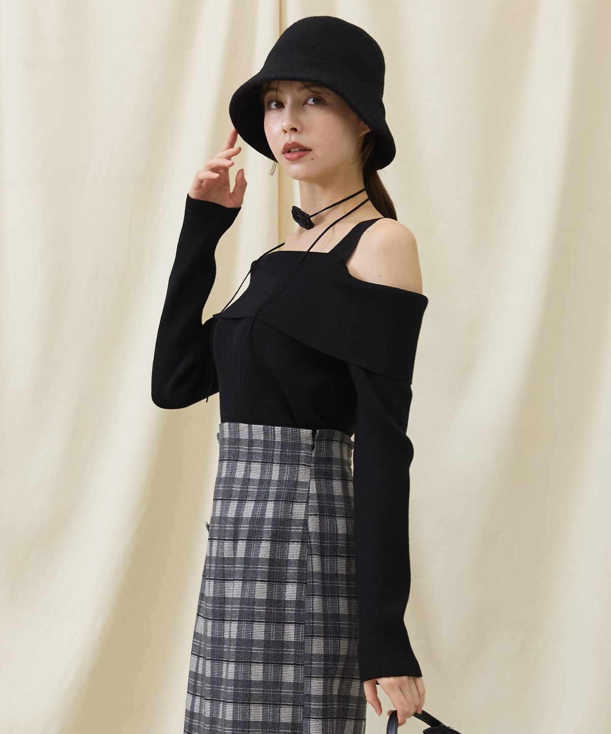 オフショルニットプルオーバー