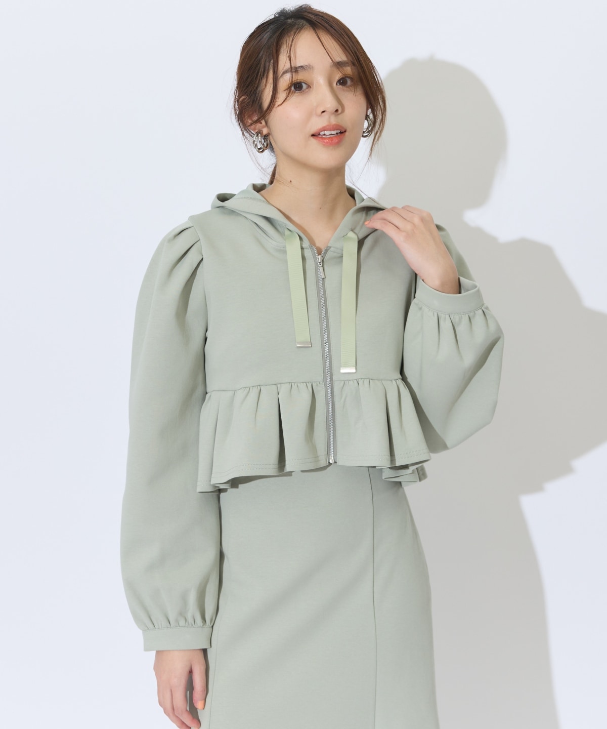 ペプラムパーカーセットアップ