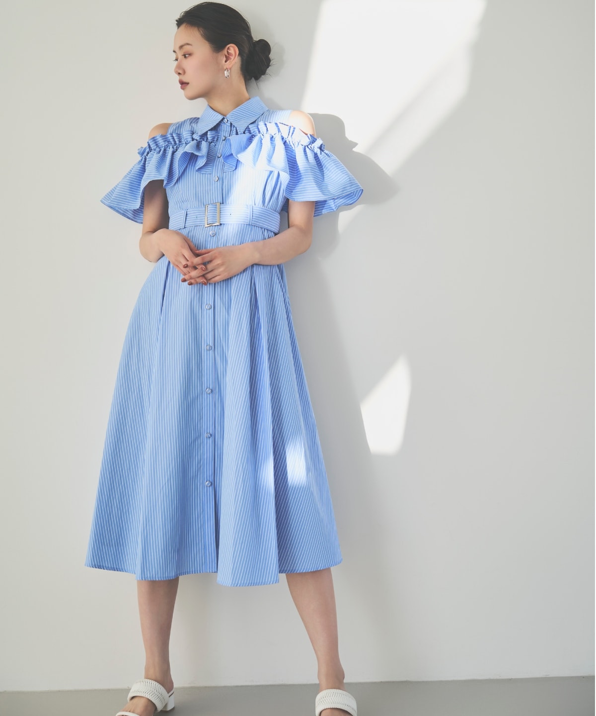 オープンショルダーストライプワンピース