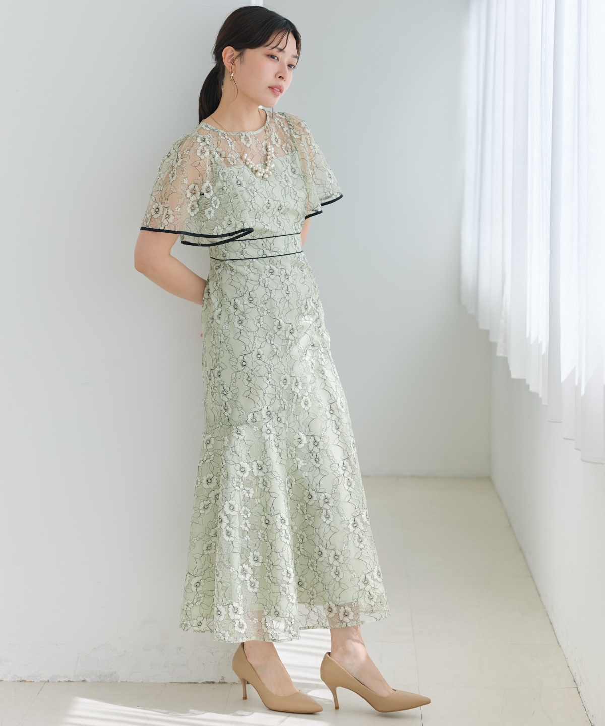 アシメギャザーパイピングレースドレス