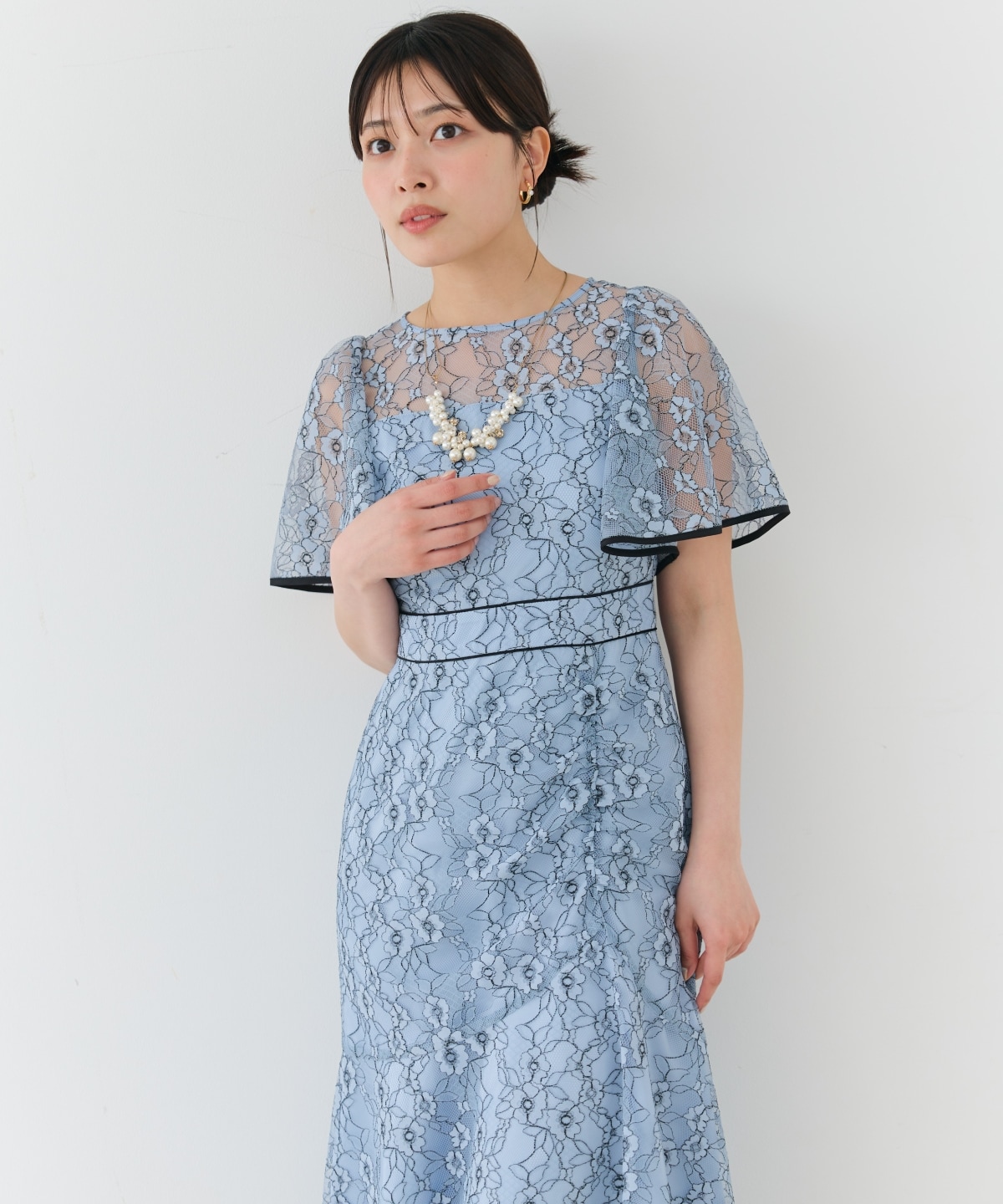 アシメギャザーパイピングレースドレス