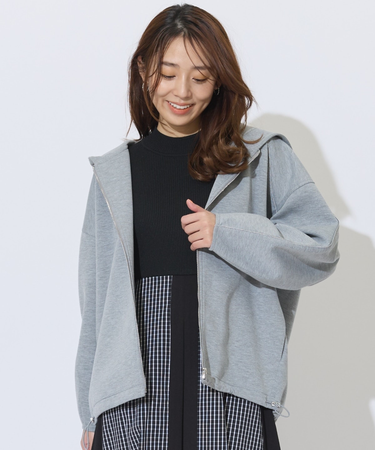 ダンボールポンチフーディーブルゾン