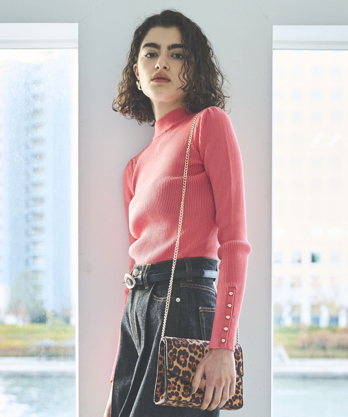 袖ボタンハイネックリブプルオーバー