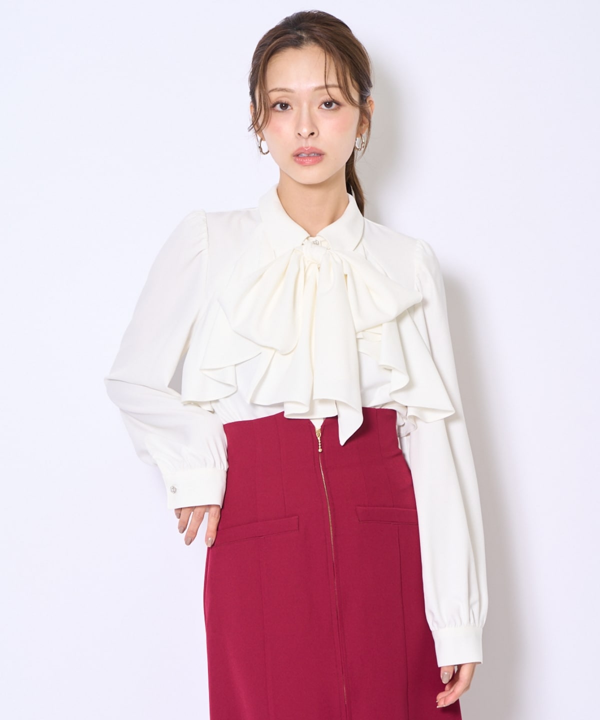 ビジューボタンフリルケープ長袖ブラウス