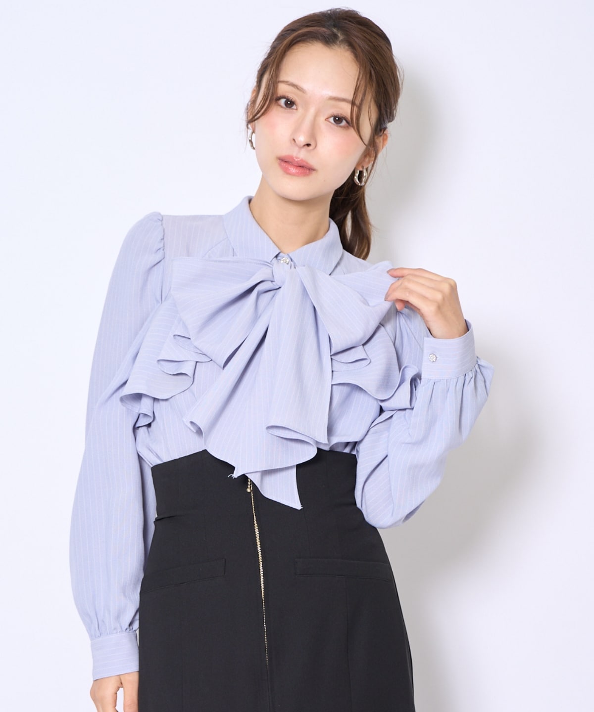 ビジューボタンフリルケープ長袖ブラウス