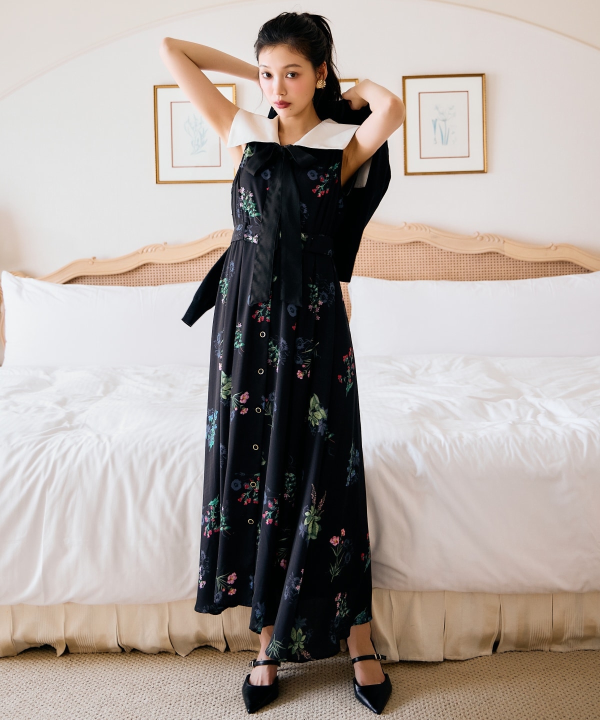 ドローイングフラワー配色襟ワンピース