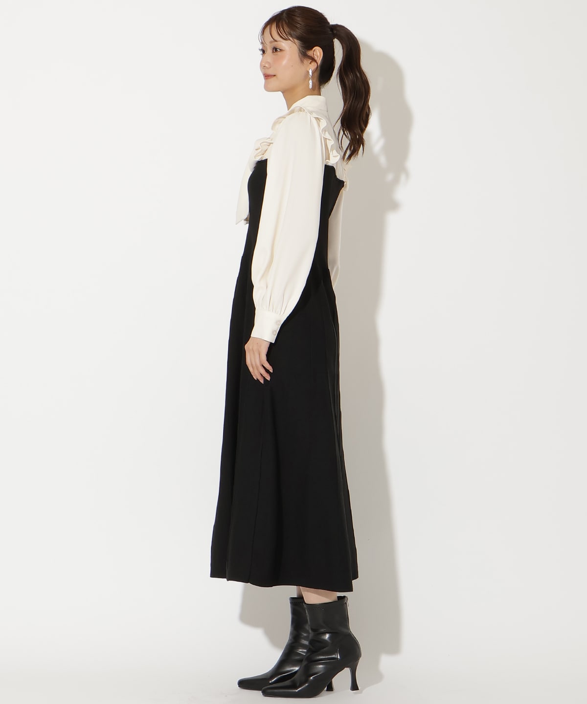 フリルショルダーボウタイドッキングワンピース