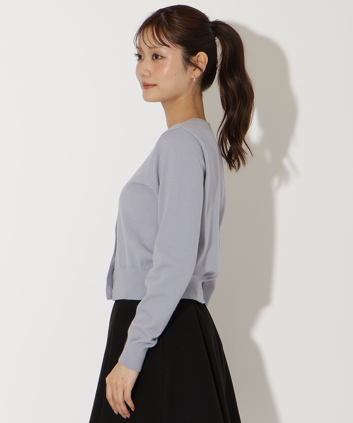 ビジューボタンクルーネックカーディガン