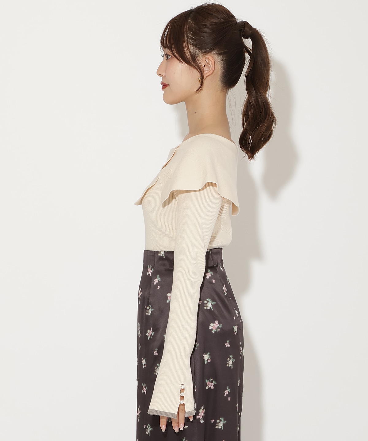 アシンメトリーカラーニットプルオーバー