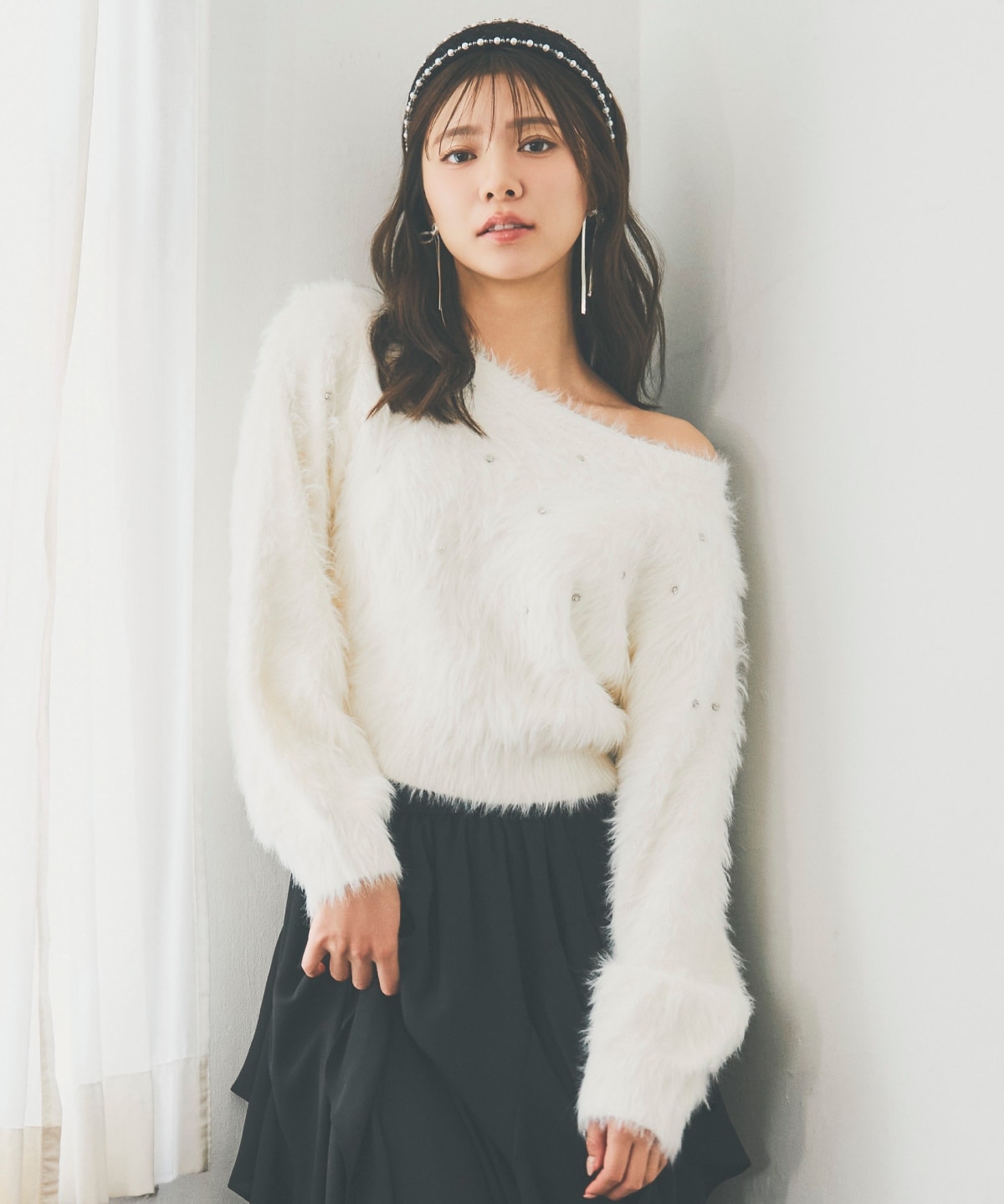 ビジューフェザーニットプルオーバー