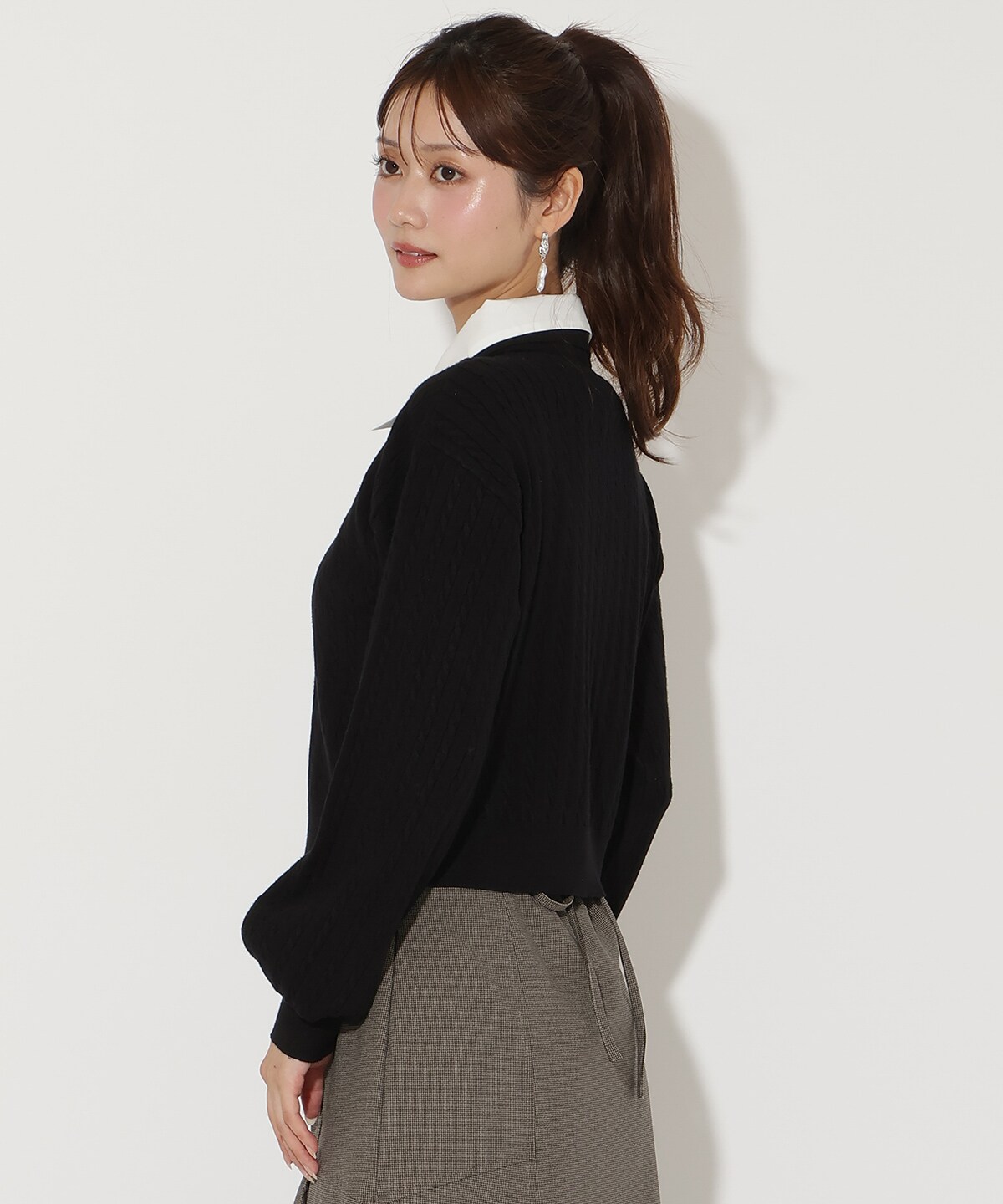 シャツ襟ケーブルニット