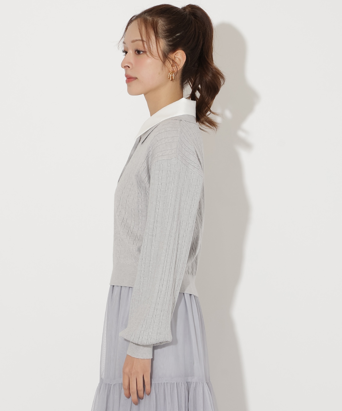 シャツ襟ケーブルニット